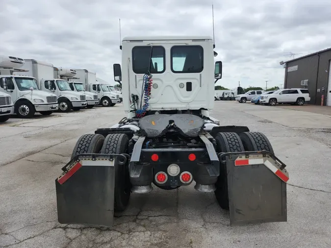 2016 FREIGHTLINER/MERCEDES CASCADIA 113