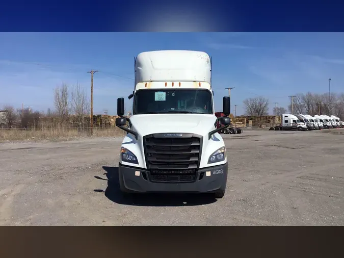 2020 Freightliner Cascadia 126