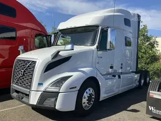 2022 VOLVO VNL64T860