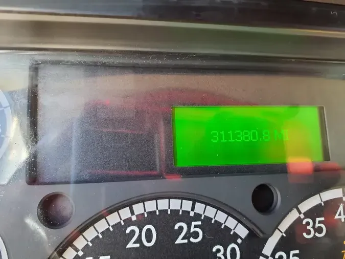 2018 FREIGHTLINER M2 106