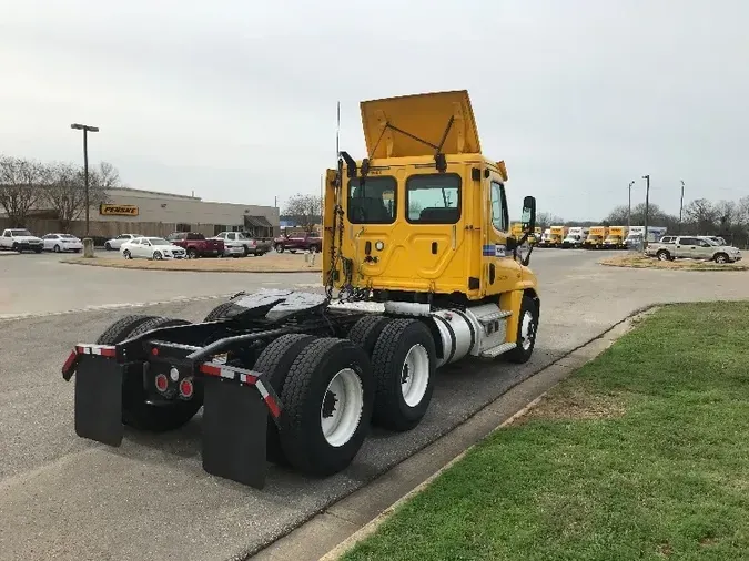 2018 Freightliner X12564ST