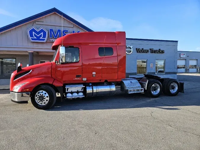 2020 VOLVO VNL64T740