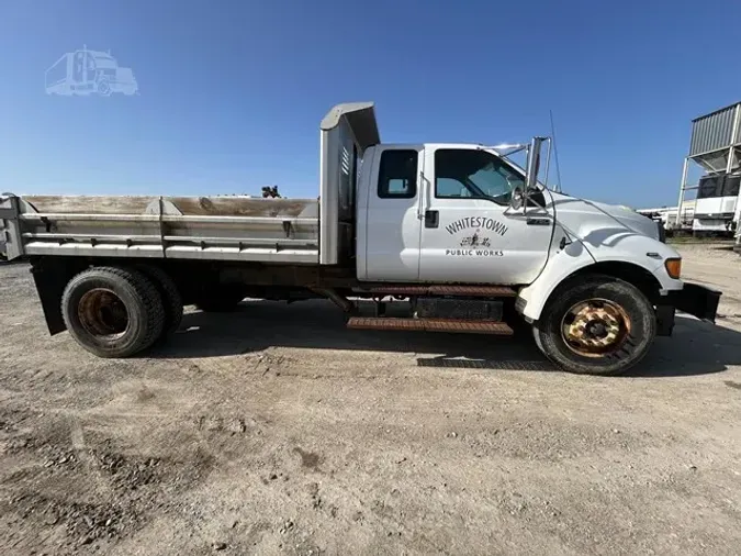 2015 FORD F750 SD