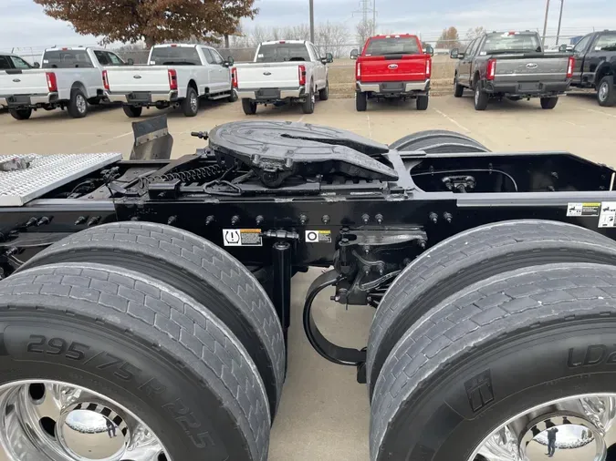 2022 Peterbilt 3897b467b1e7c034d5478d1f68419907ff6