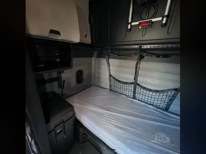 2024 FREIGHTLINER CASCADIA 126