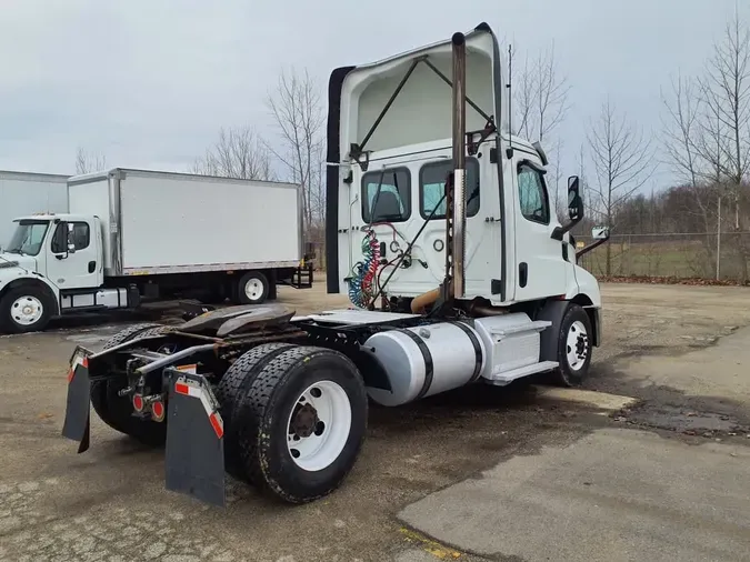 2019 FREIGHTLINER/MERCEDES NEW CASCADIA 116