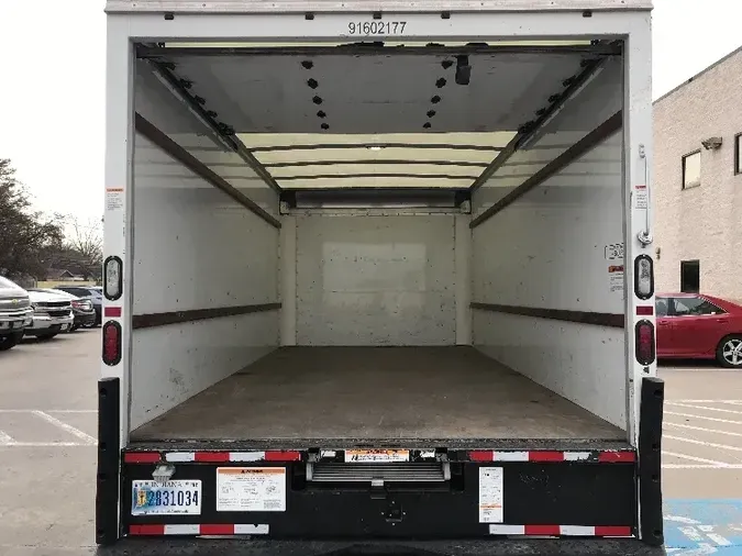 2016 GMC G33903