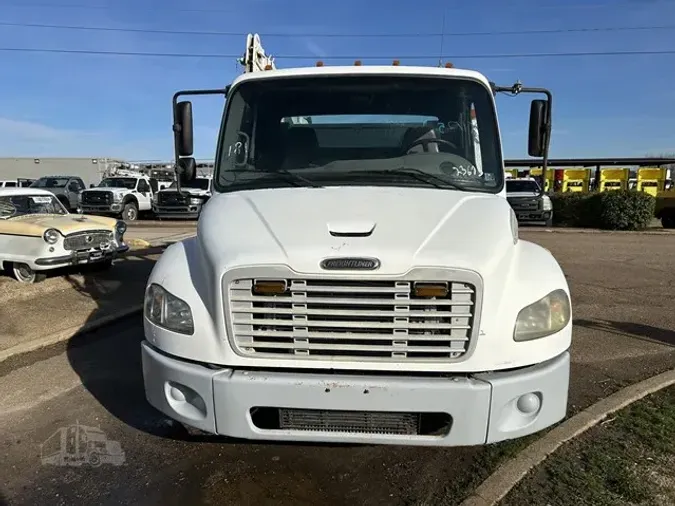 2005 FREIGHTLINER BUSINESS CLASS M2 106