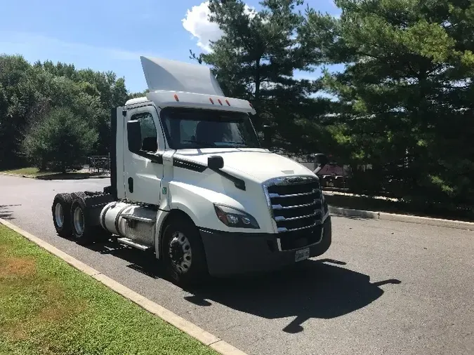 2018 Freightliner T12664ST7b567d966fd4390754a1727138eb4ab7