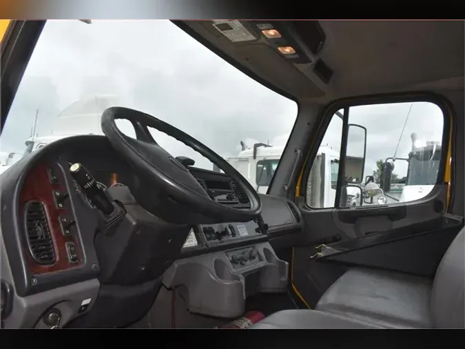 2018 FREIGHTLINER BUSINESS CLASS M2 106