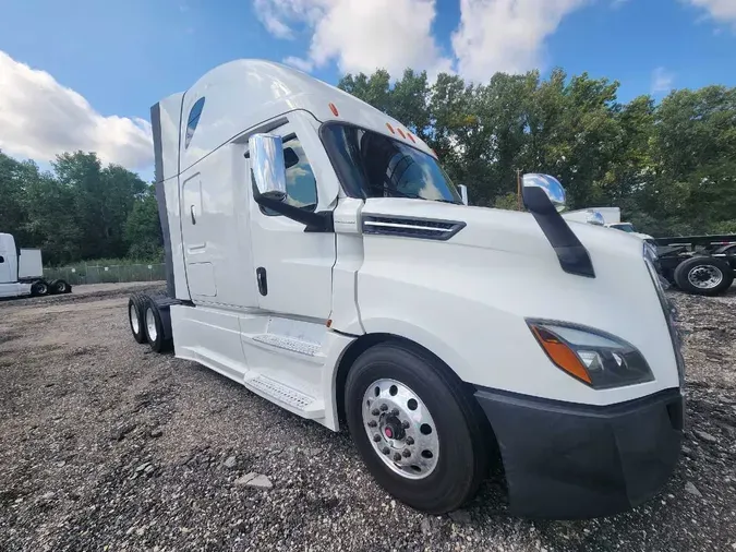 2023 FREIGHTLINER Cascadia 126