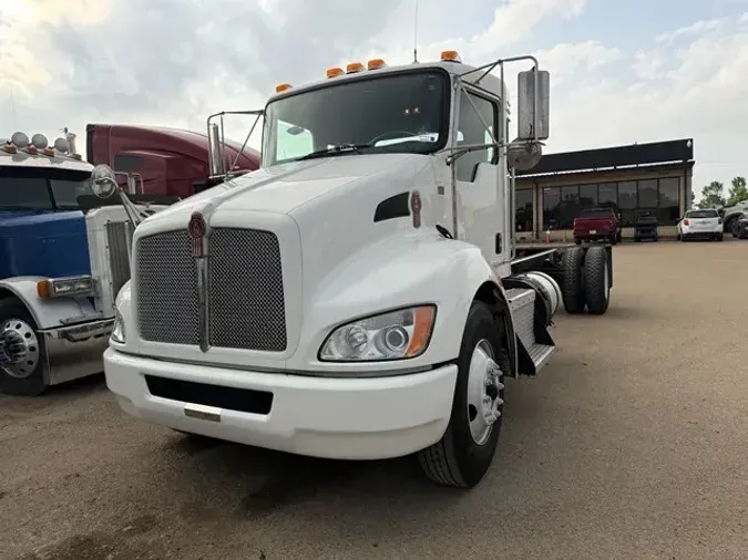 2019 KENWORTH T370