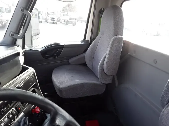 2020 NAVISTAR INTERNATIONAL LT625 DAYCAB T/A7b5a13a389b7283b8df77f68c46af045