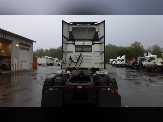 2019 Volvo VNL300
