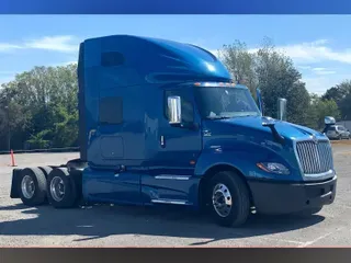 2022 INT LT625 6x4