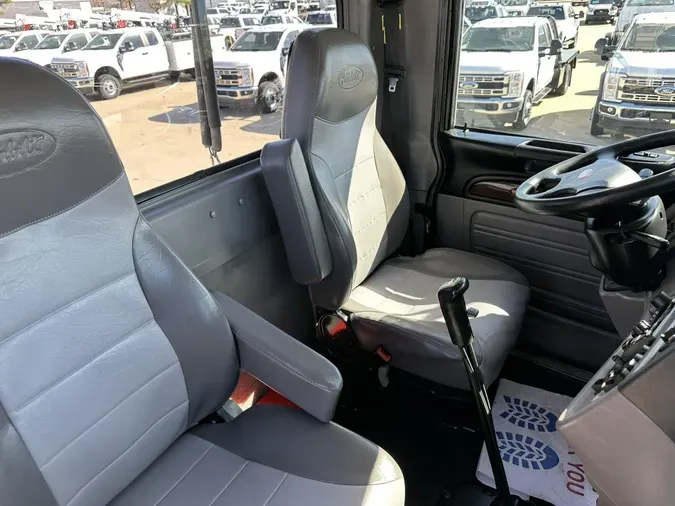 2020 Peterbilt 3897b5f449b9a5cd31129564dcb64ddf4a2