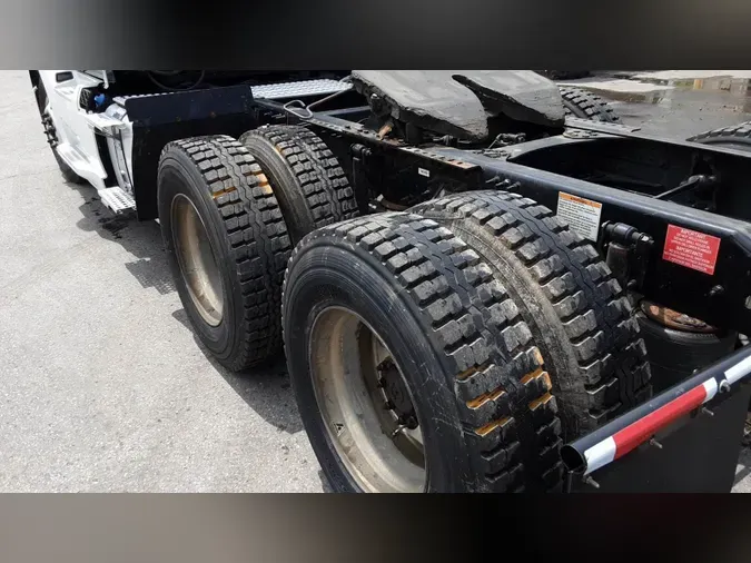 2018 Volvo VNL300