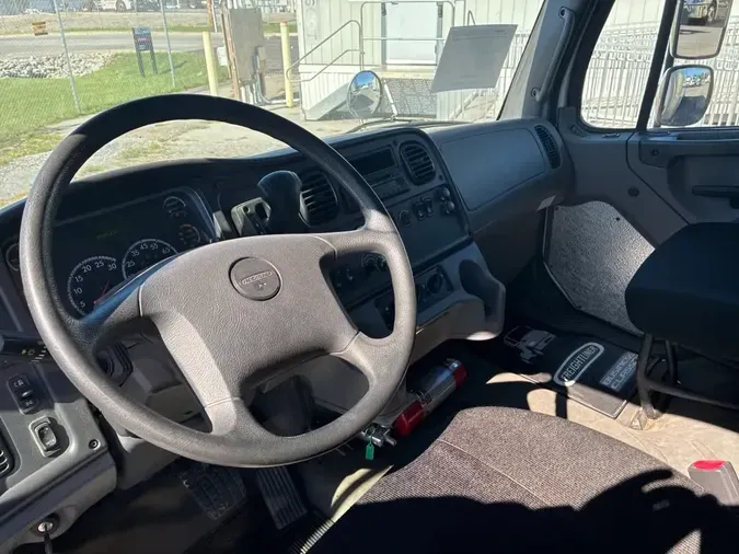 2017 FREIGHTLINER/MERCEDES M2 1067b62ba0707360b85be3789cec80f5f49