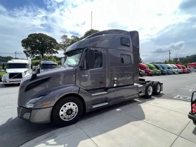 2020 VOLVO VNL64T860