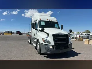 2019 Freightliner Cascadia 126