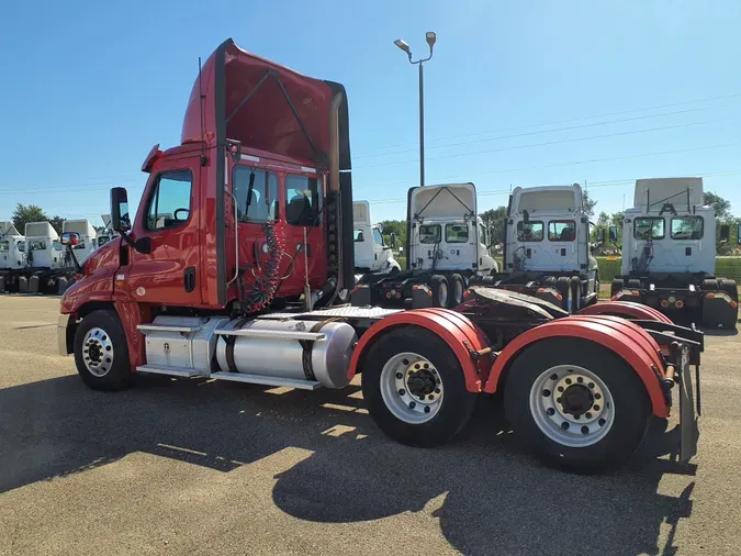 2019 FREIGHTLINER/MERCEDES CASCADIA 125