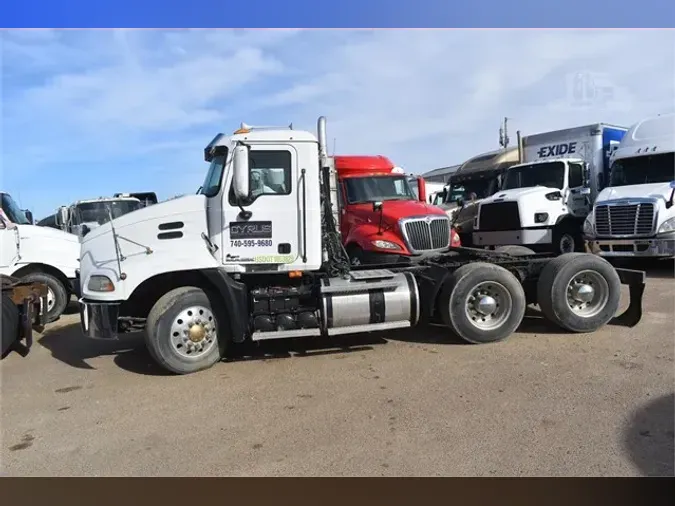 2008 MACK PINNACLE CXU613