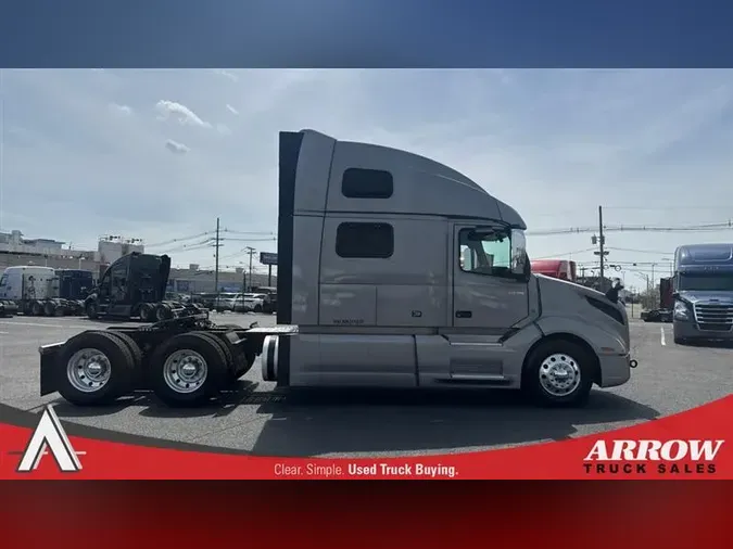 2022 VOLVO VNL860