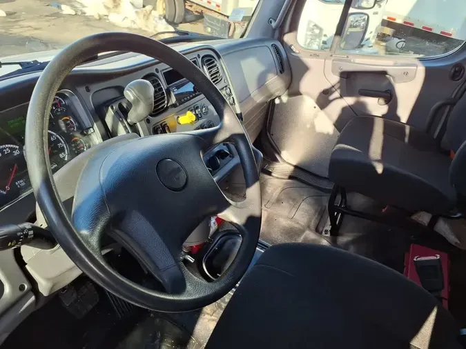 2020 FREIGHTLINER/MERCEDES M2 106