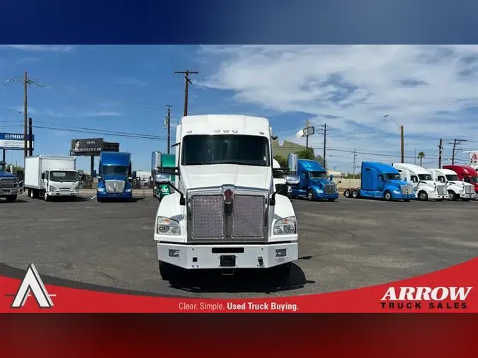 2022 KENWORTH T880