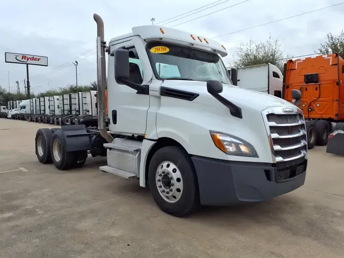 2020 FREIGHTLINER/MERCEDES NEW CASCADIA PX126647b7300c36693d1289274e4455f9d7f71