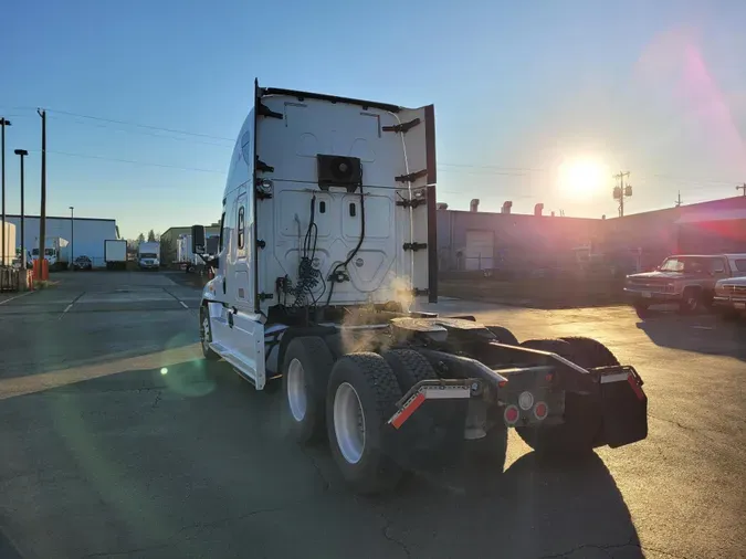 2018 FREIGHTLINER/MERCEDES CASCADIA 125