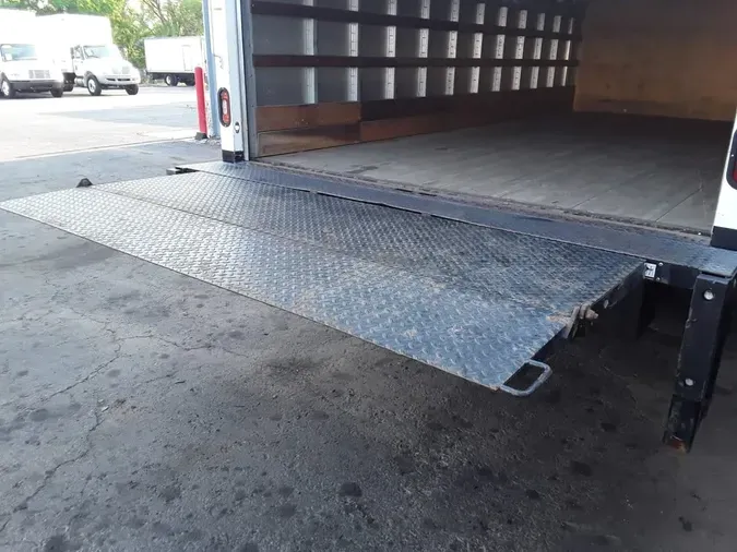 2019 ISUZU NPR HD