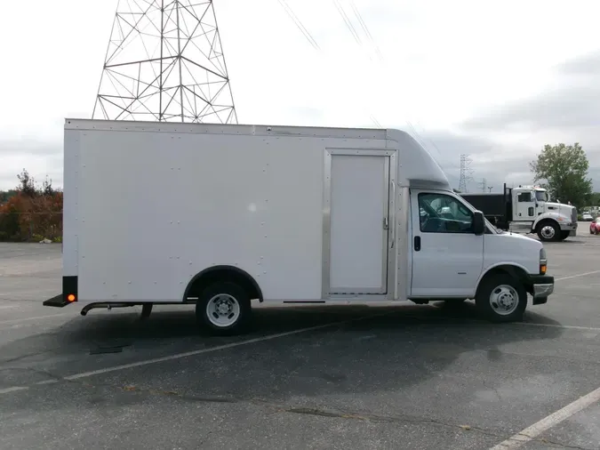 2023 Chevrolet Express 35007b7e58dd30734c03e804e791a6514a8a