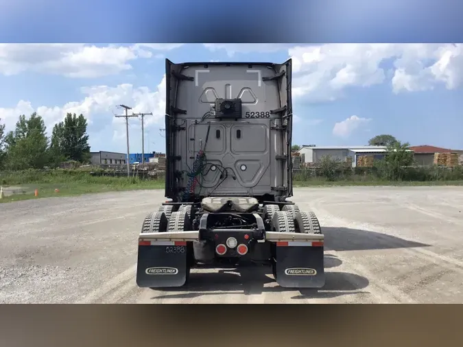 2022 Freightliner Cascadia 126
