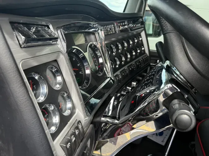 2024 Kenworth W900L