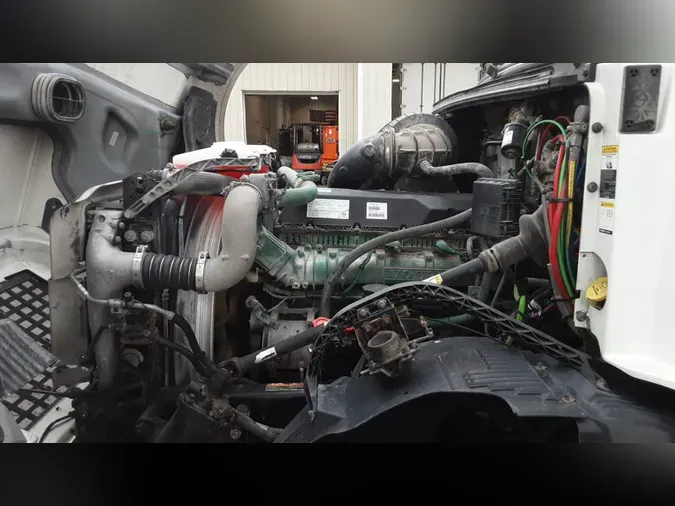 2018 Volvo VNL300