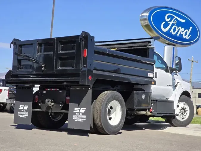 2025 Ford F-650SD