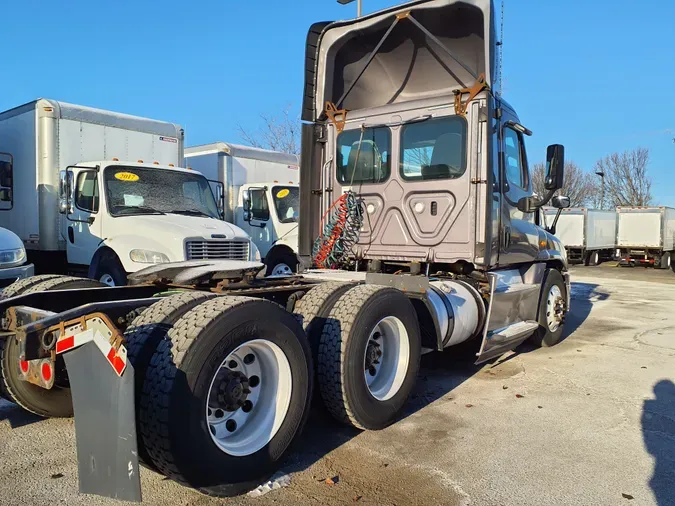 2018 FREIGHTLINER/MERCEDES CASCADIA 125