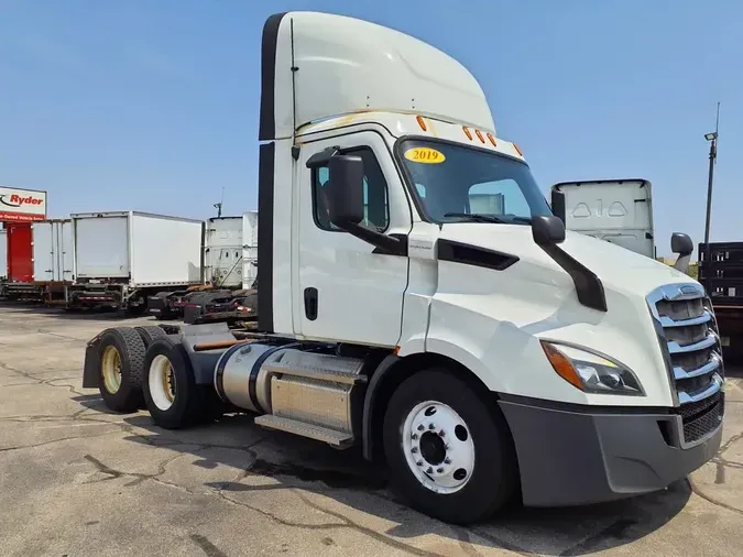 2019 FREIGHTLINER NEW CASCADIA 116