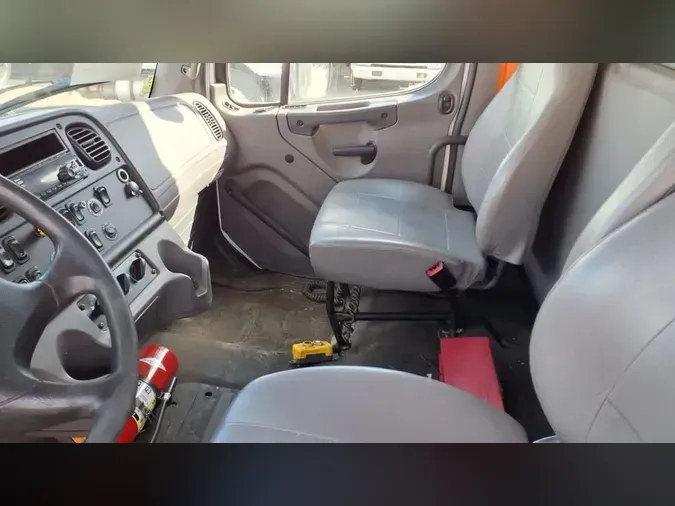 2019 FREIGHTLINER/MERCEDES M2 106