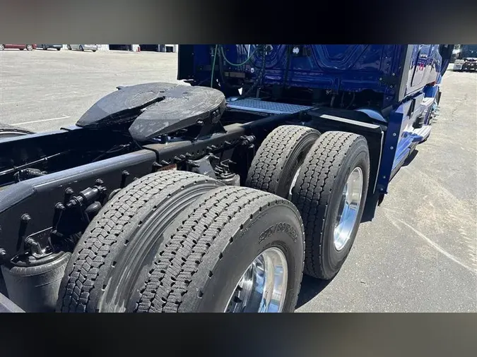 2022 FREIGHTLINER CA126