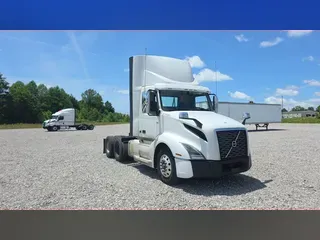 2020 Volvo VNL300