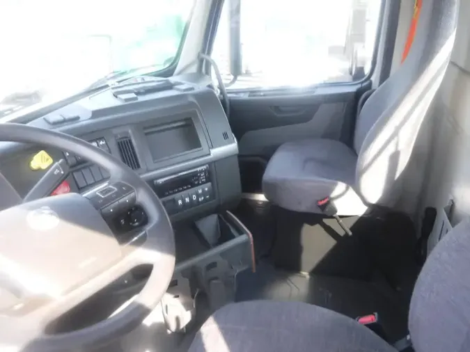 2019 VOLVO VNL