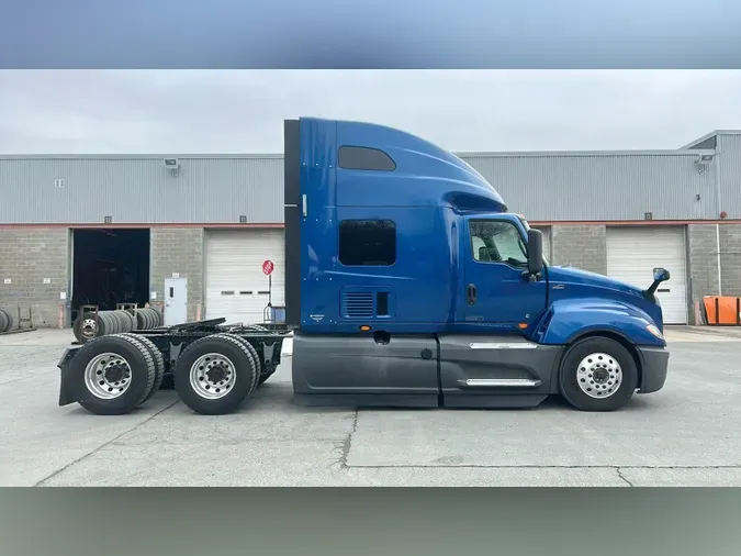 2022 International LT625