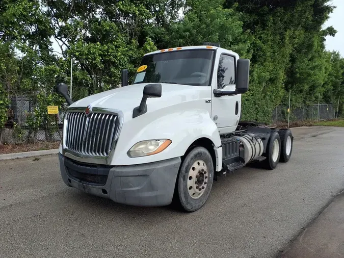 2019 NAVISTAR INTERNATIONAL LT625 DAYCAB T/A7ba66052e6705c812360bedaf65a6d9a