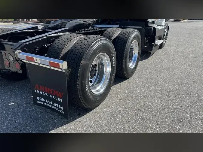 2021 INTERNATIONAL LT