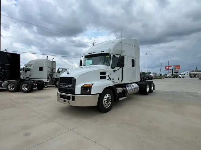 2025 MACK AN64T70