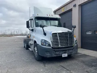 2016 FREIGHTLINER X12564ST