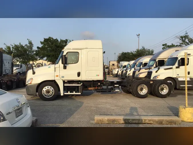 2020 Freightliner Cascadia