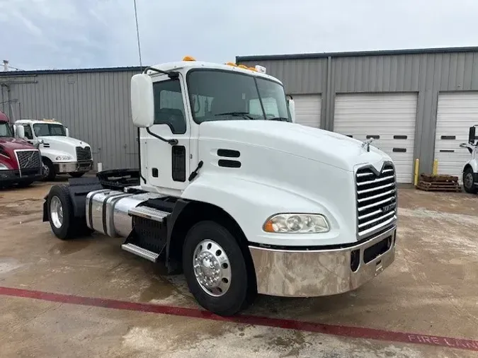 2016 MACK CXU612